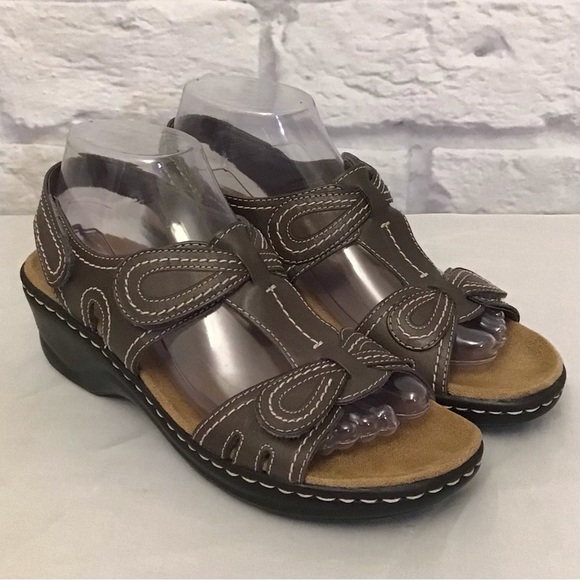 Clarks 8 Lexi Q Walnut Women’s Leather Footbed Sandals Brown Comfort Shoes - Picture 2 of 12